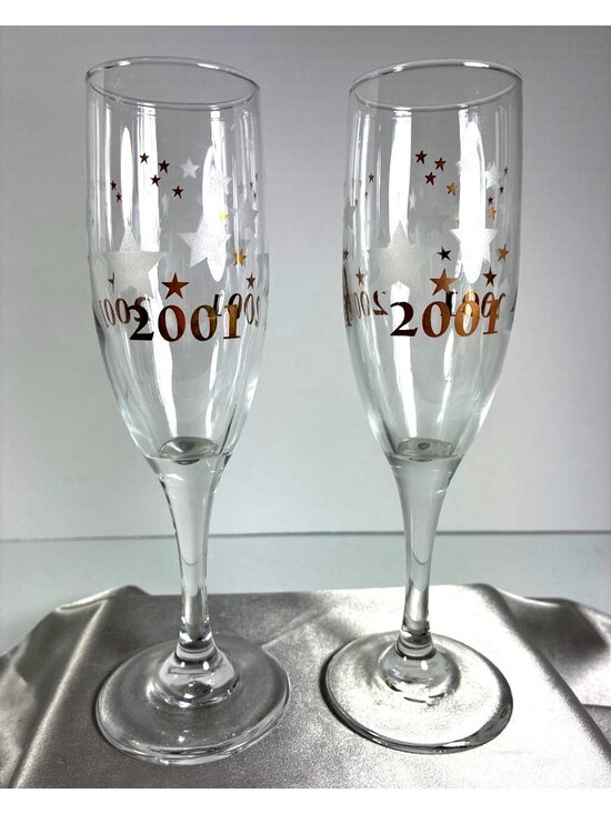 unbranded Other - Vintage 2001 Champagne Flutes Set of 2